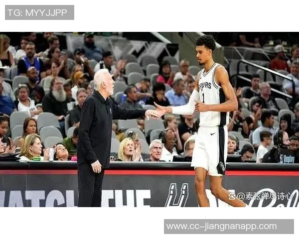 文班亚马新打法显成效全场仅9次出手却贡献全队最高5助攻 文班亚马新打法显成效全场仅9次出手却贡献全队最高5助攻