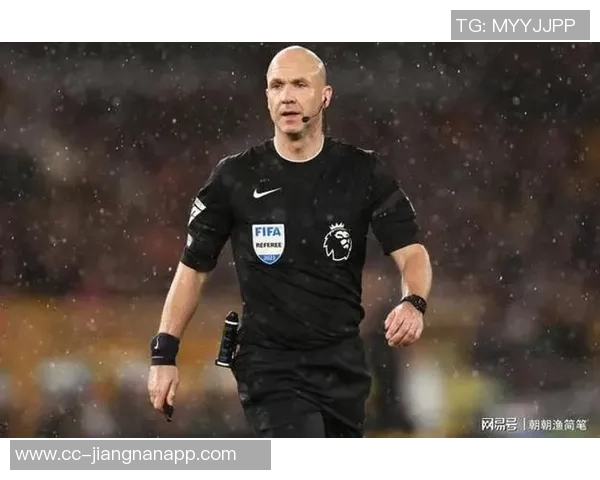 从狱警到全职裁判安东尼泰勒谈两份工作的相似之处与挑战 从狱警到全职裁判安东尼泰勒谈两份工作的相似之处与挑战