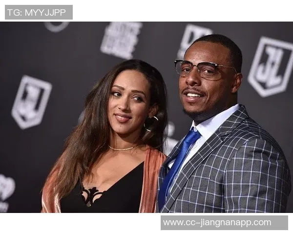 皮尔斯与女主持探讨禁忌话题引发热议是否应该尝试男友的私密行为