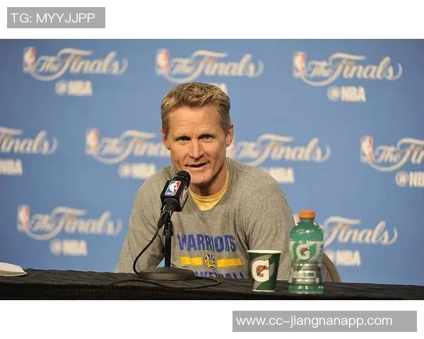 霍福德盛赞库里移动能力令联盟对手心生畏惧