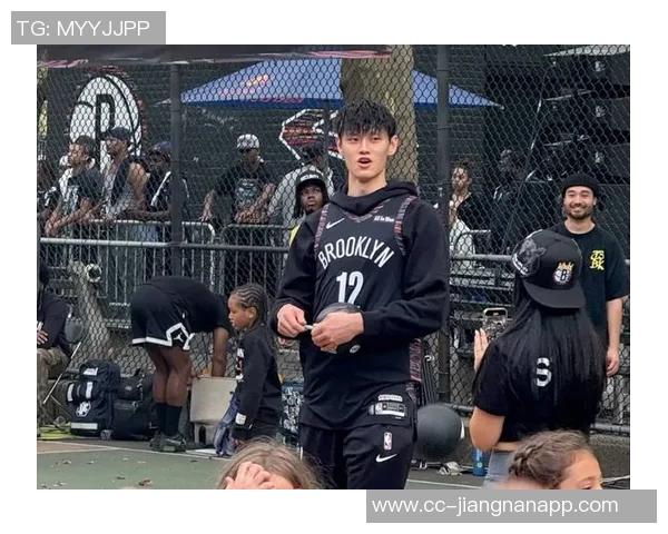 曾凡博未能上场引发热议教练与队友各有隐忧与考量