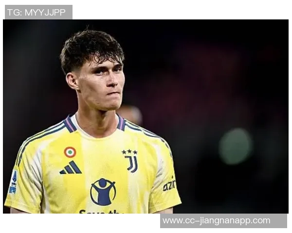 今夏离开尤文的萨沃纳在英超表现出色新援前锋进球数惨淡仅为一球 今夏离开尤文的萨沃纳在英超表现出色新援前锋进球数惨淡仅为一球