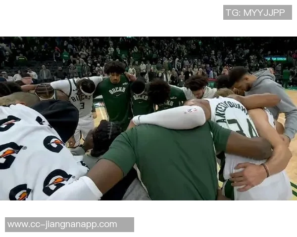 字母哥上半场表现平平11投7中仅得14分2篮板1助攻引发热议